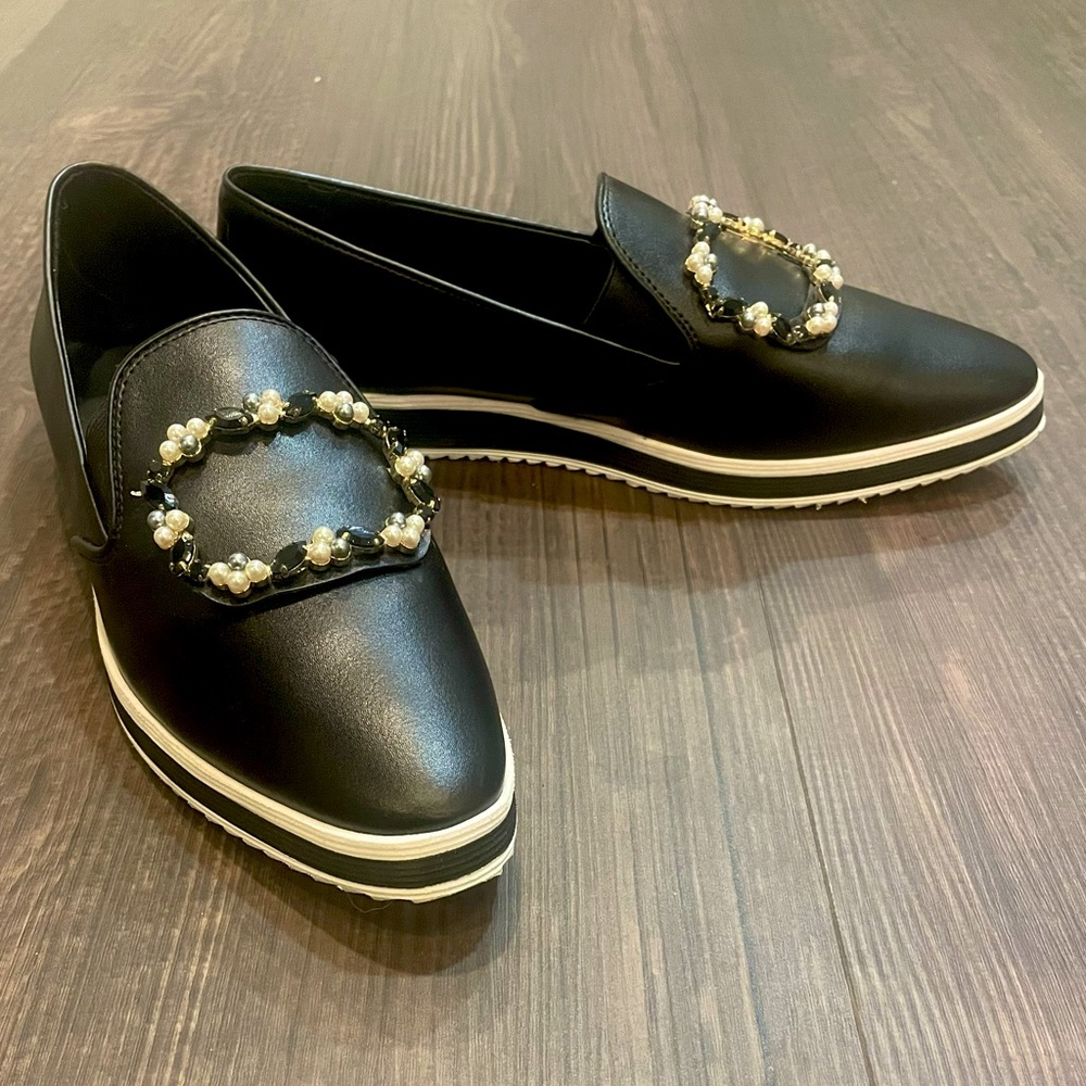 Karl Lagerfeld Paris loafers. Black/white with embellishment detail. Size 9M/40B